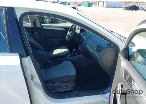 2017 Volkswagen Jetta 1.4T S z USA, uszkodzony, nr VIN 3VW2B7AJ7HM255026